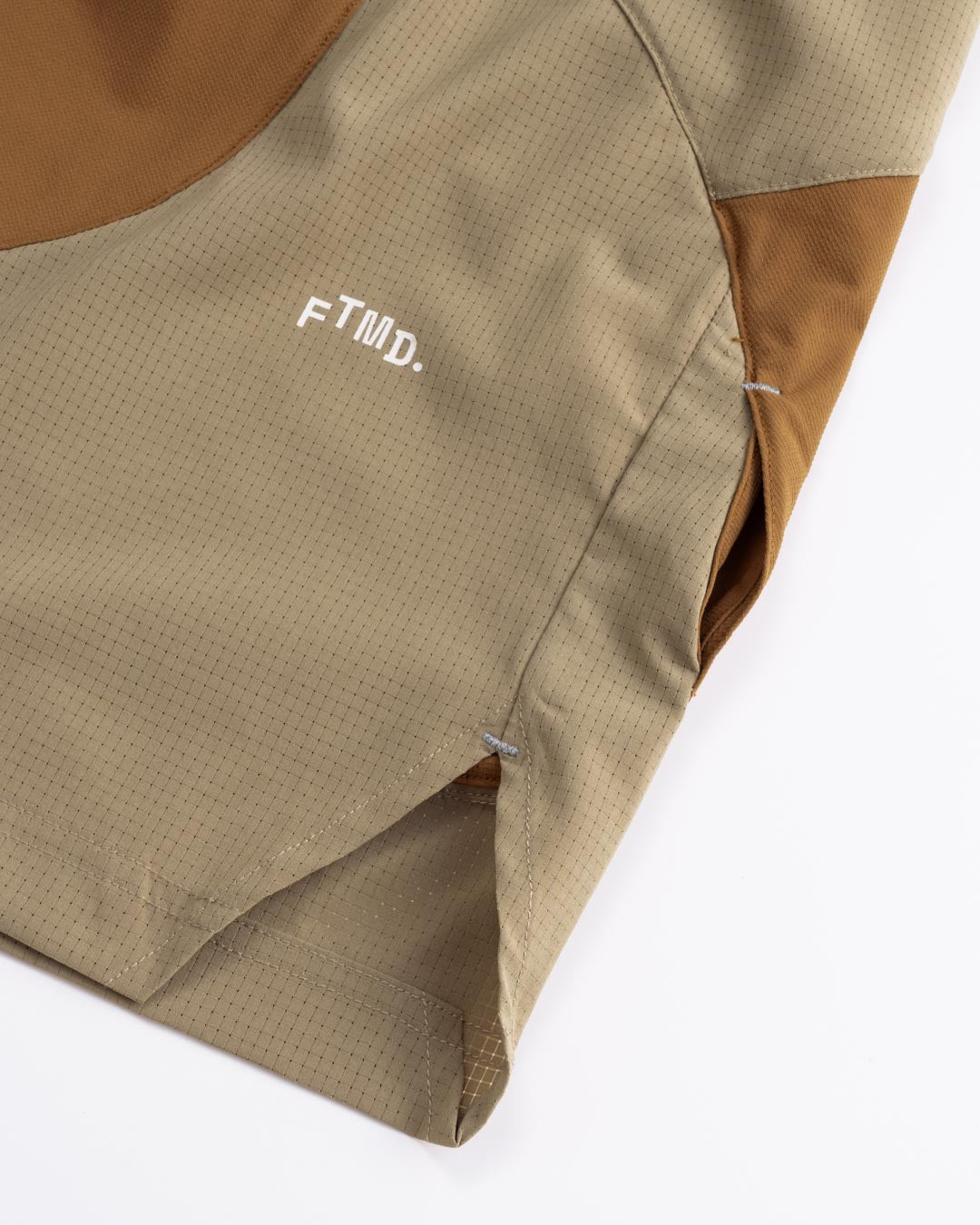 DELTA01_TWO-TONE SHORTS