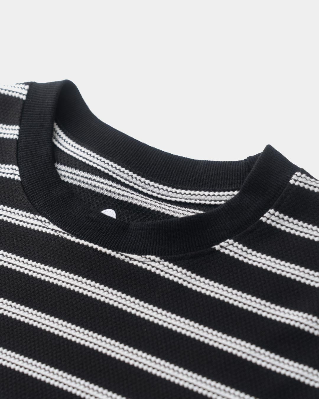 TEXTURED STRIPED TEE