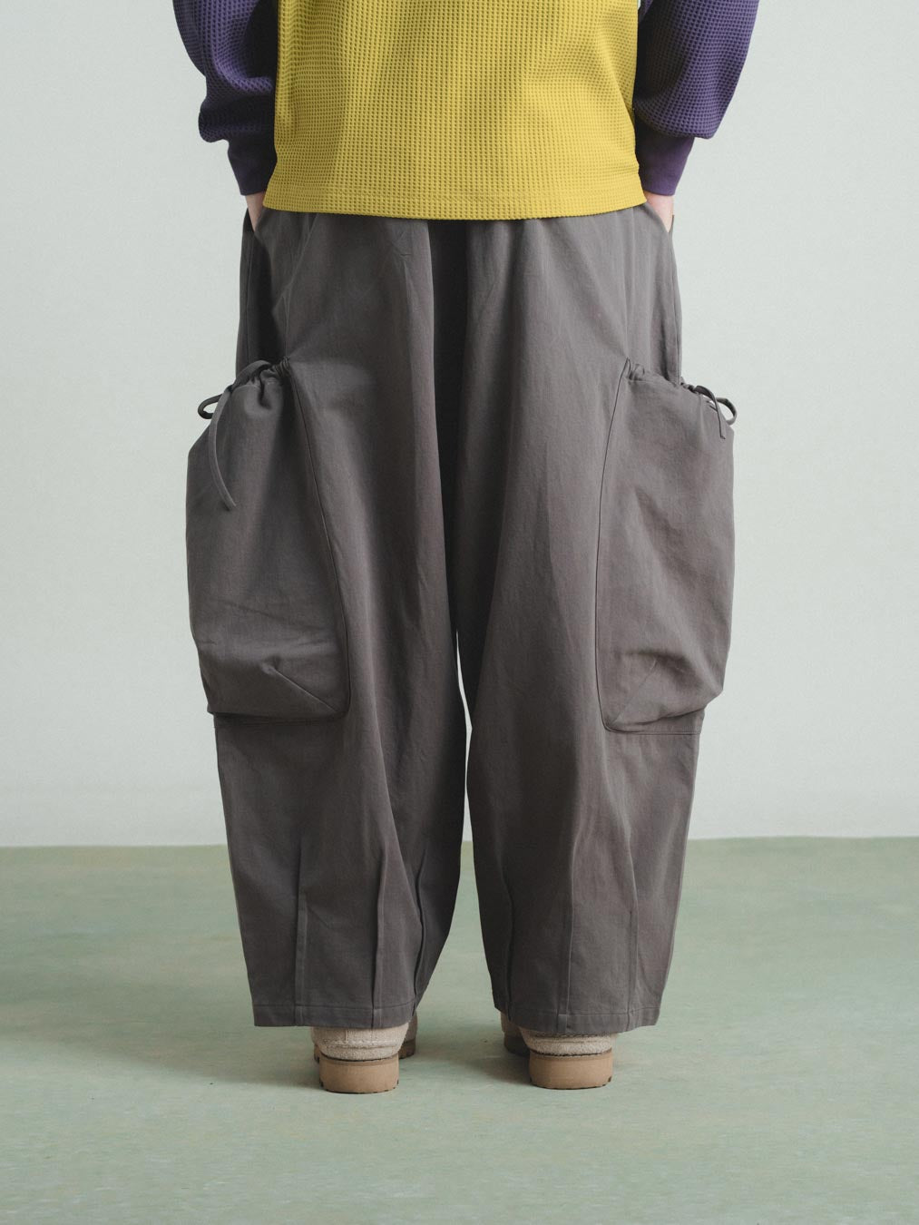DAILY ROUTINE OVER PANTS