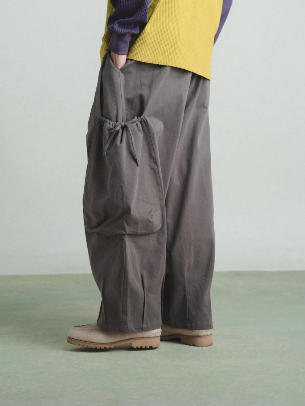DAILY ROUTINE OVER PANTS
