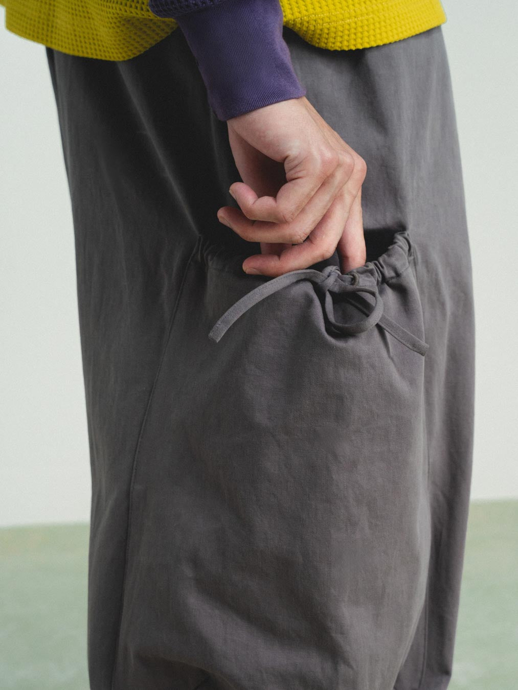 DAILY ROUTINE OVER PANTS