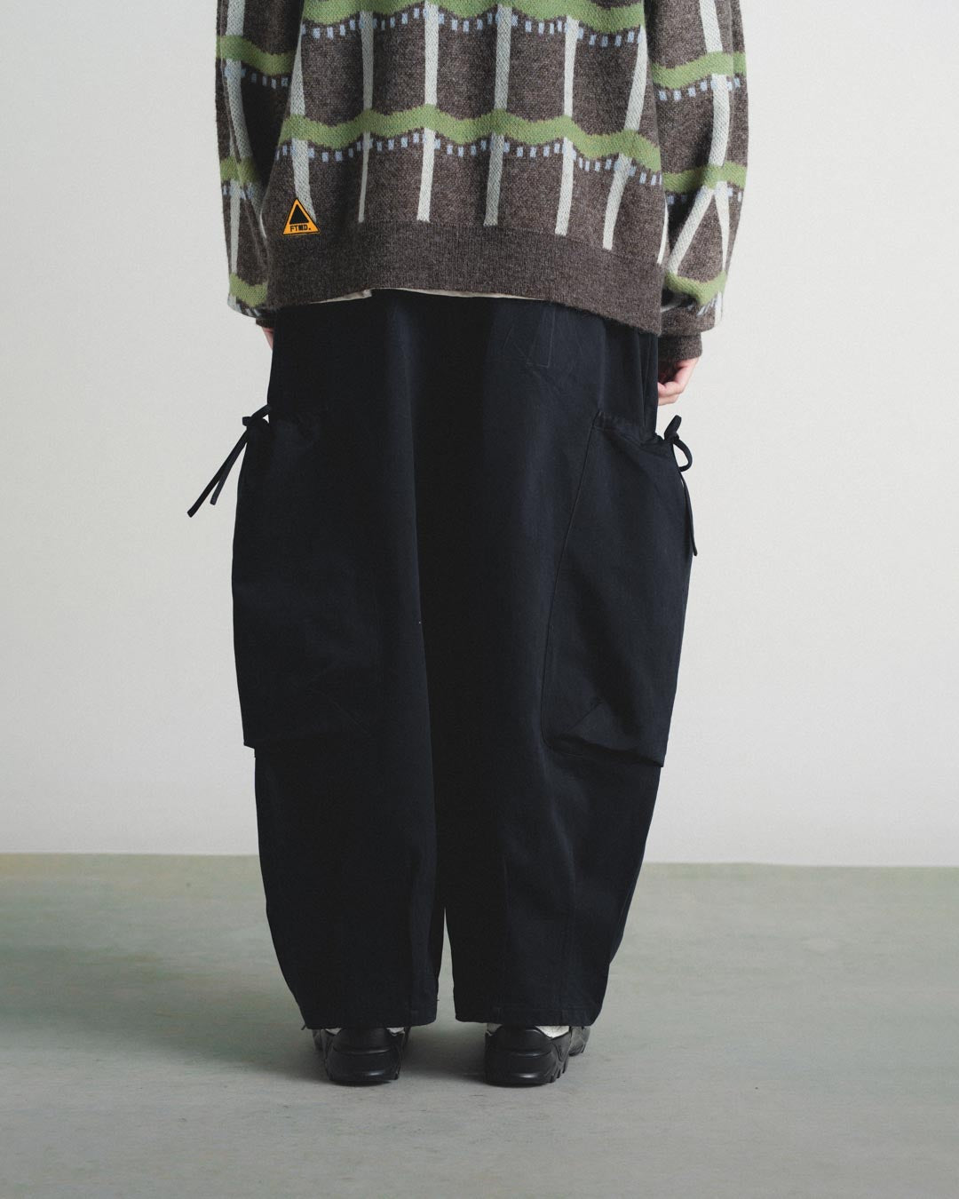 DAILY ROUTINE OVER PANTS