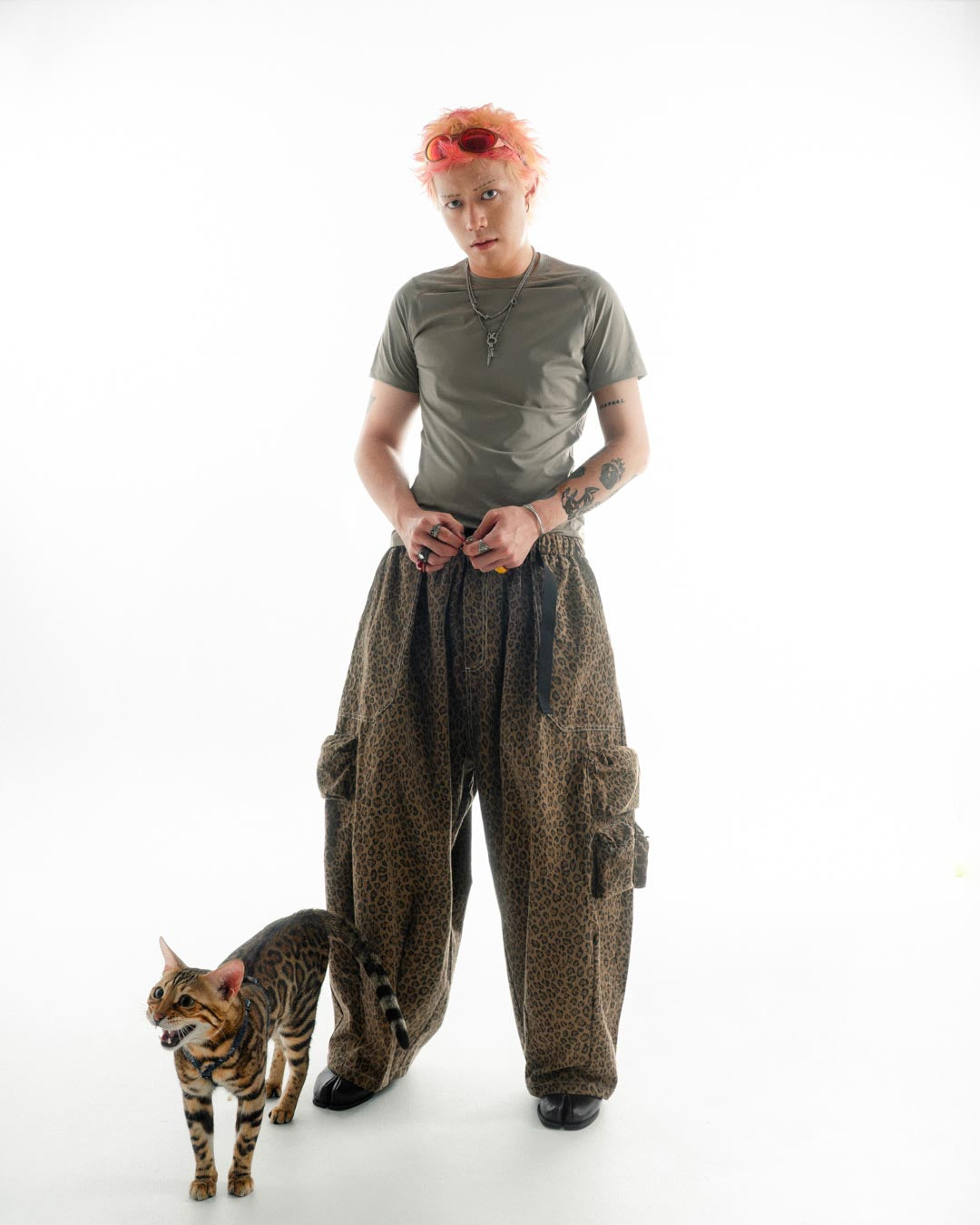 CARGO OVER PANTS