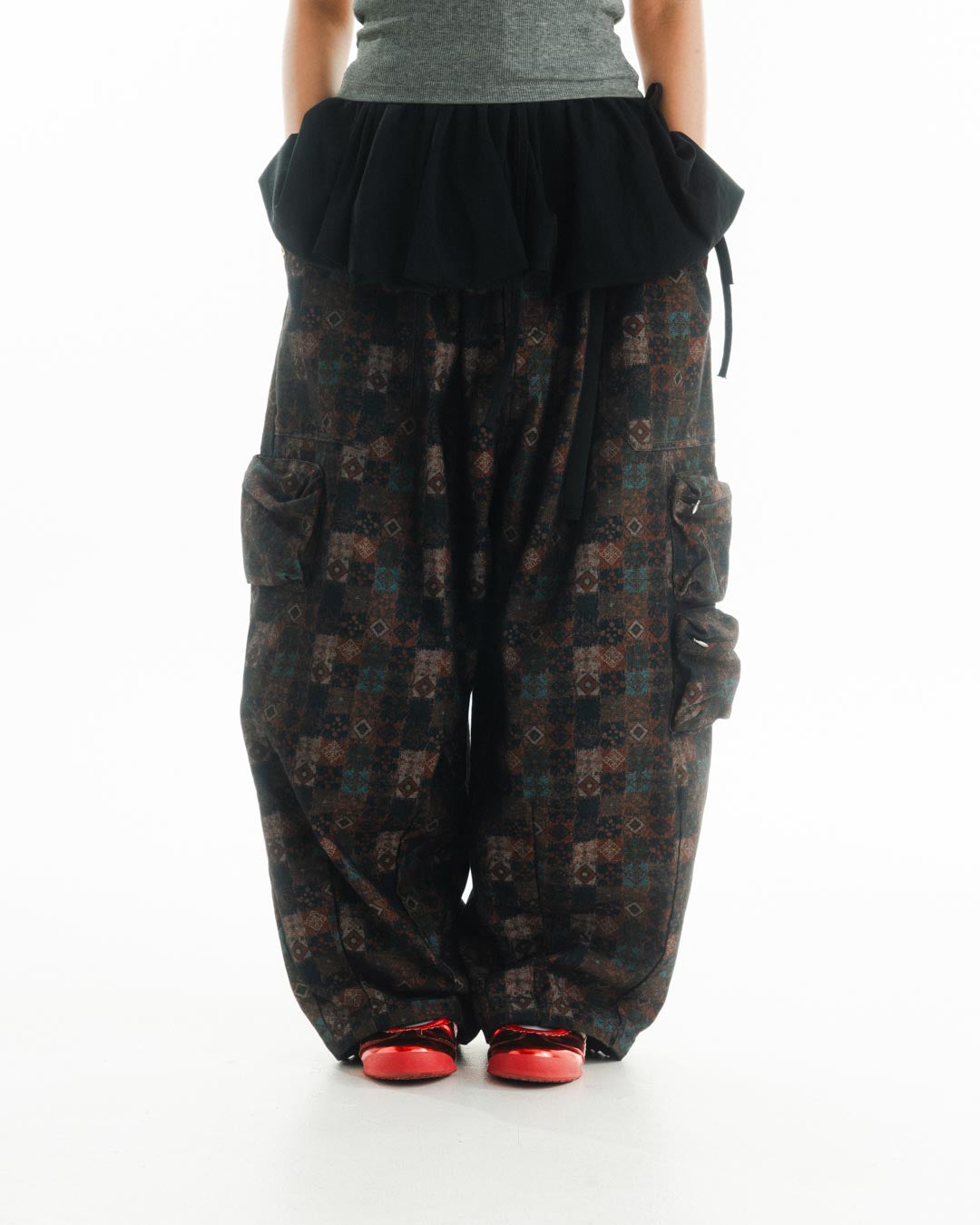 CARGO OVER PANTS