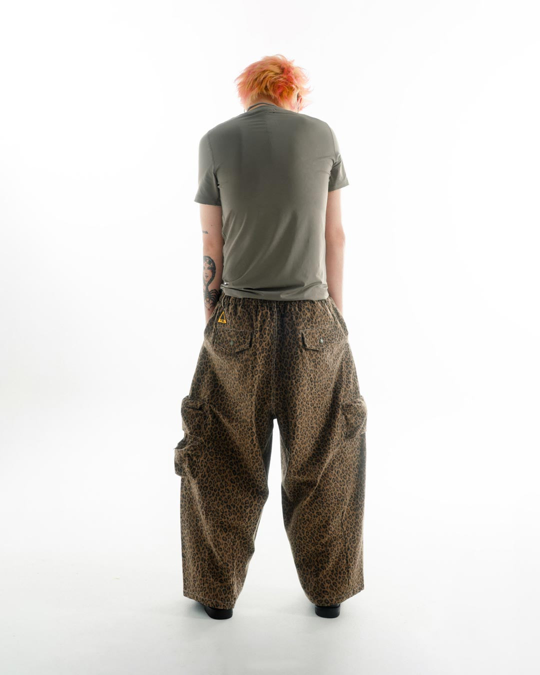 CARGO OVER PANTS