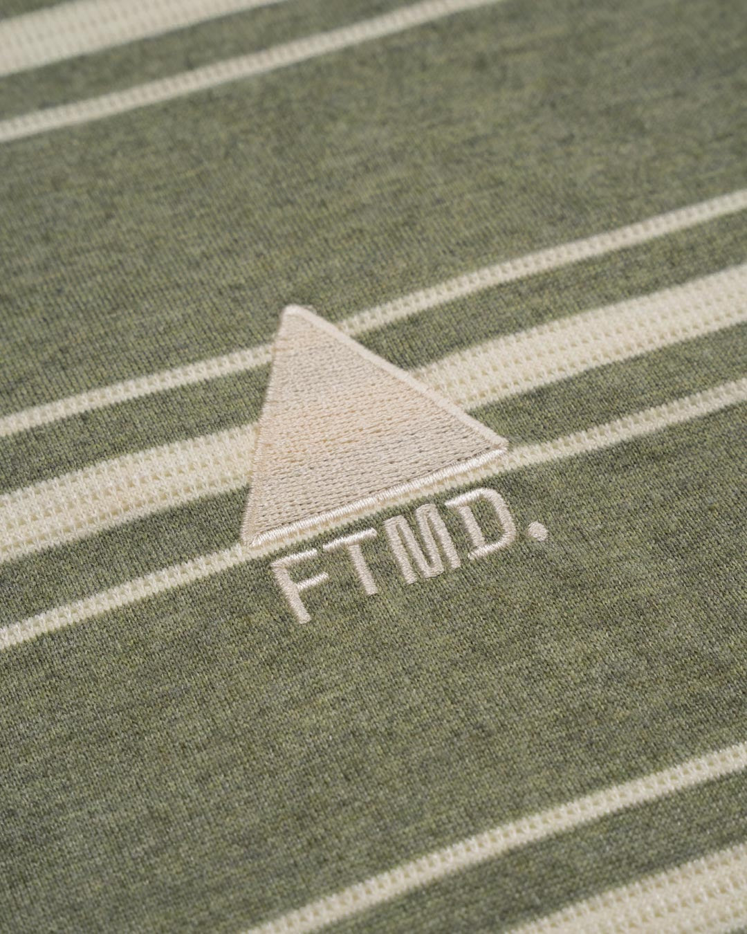 TEXTURED STRIPE L/S TEE