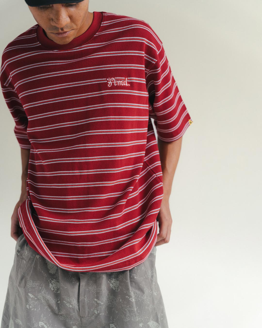 TEXTURED STRIPED TEE