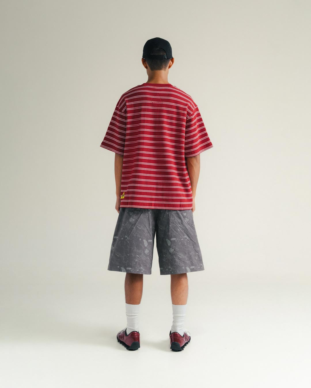 TEXTURED STRIPED TEE